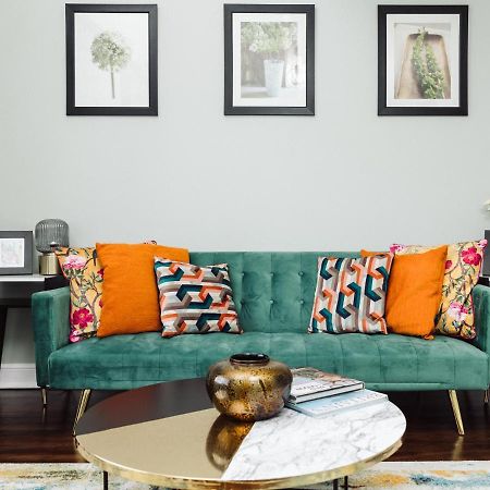 Beautiful Apartment In Guildford With Parking Send Εξωτερικό φωτογραφία