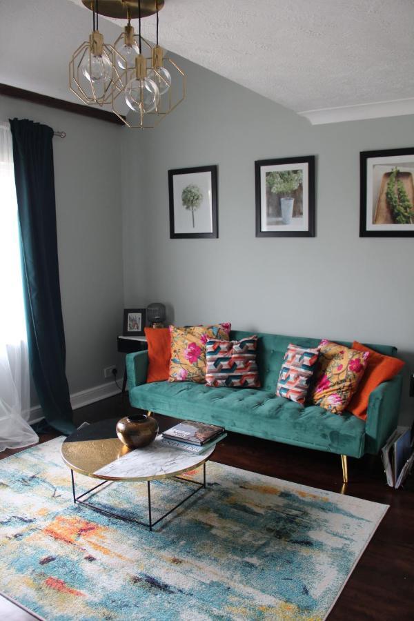 Beautiful Apartment In Guildford With Parking Send Εξωτερικό φωτογραφία