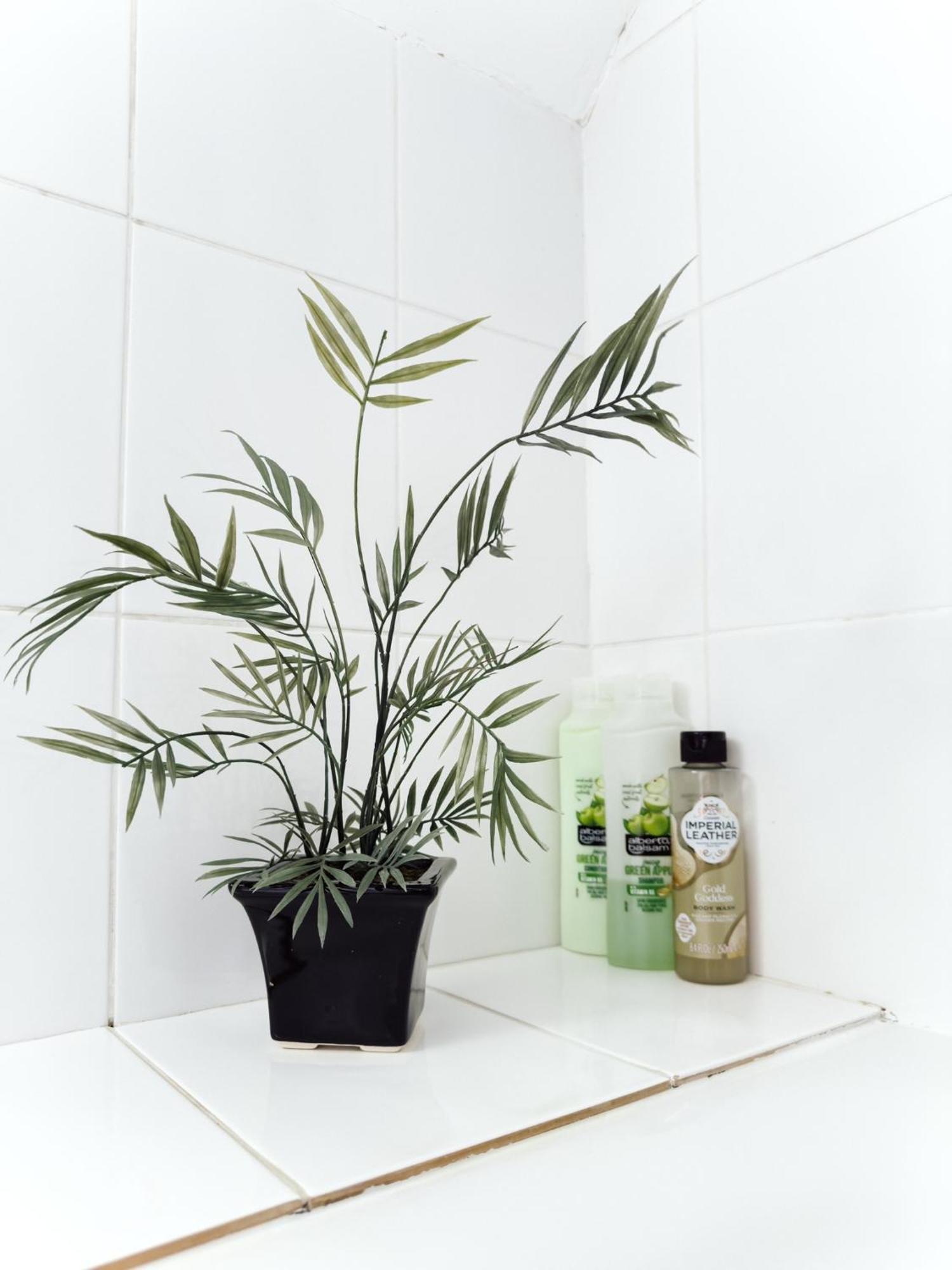 Beautiful Apartment In Guildford With Parking Send Εξωτερικό φωτογραφία